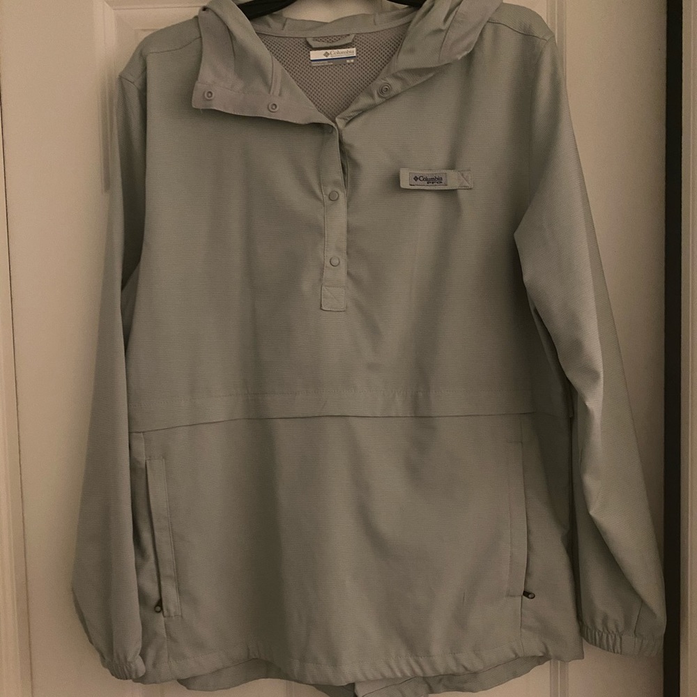 Light gray Columbia lightweight Jacket
